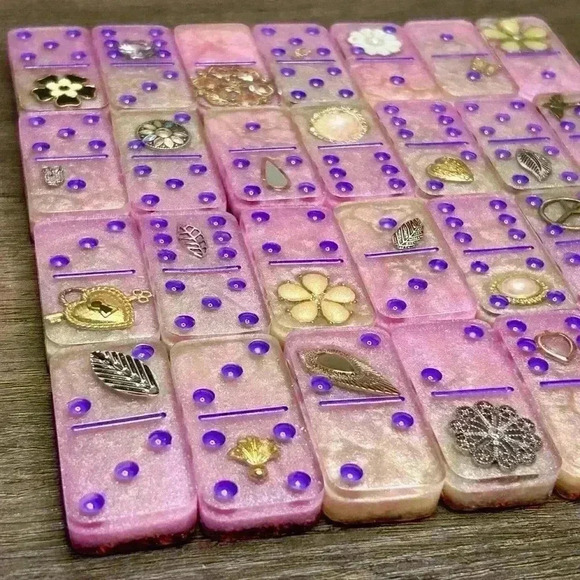 Vintage Charms Hand Crafted 28 Piece Domino Set - Picture 4 of 5
